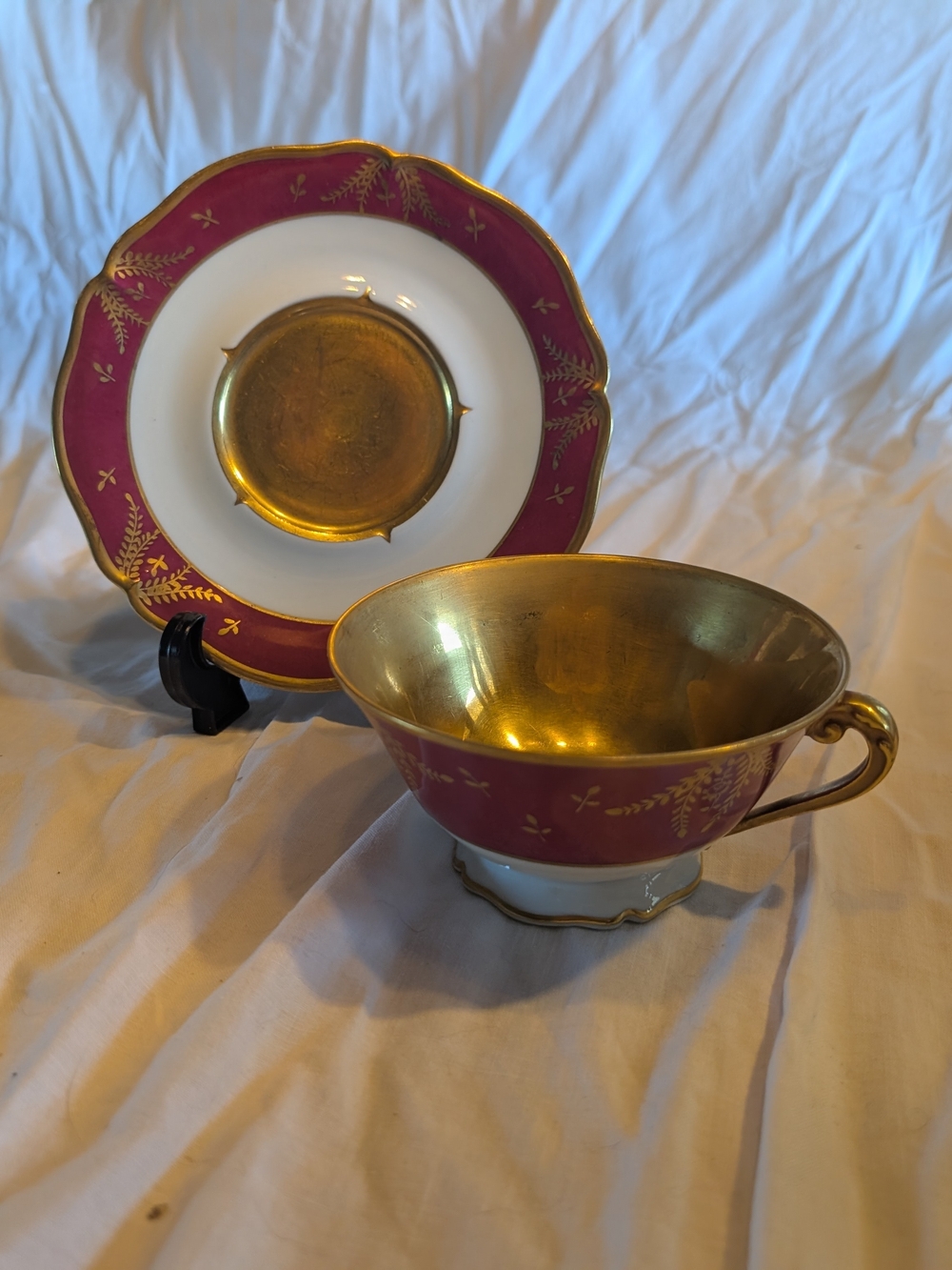 2/80$ Limoges red and Gold Gilded Teacup with Saucer
